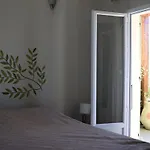 A Casa Ghjalla 度假居 *